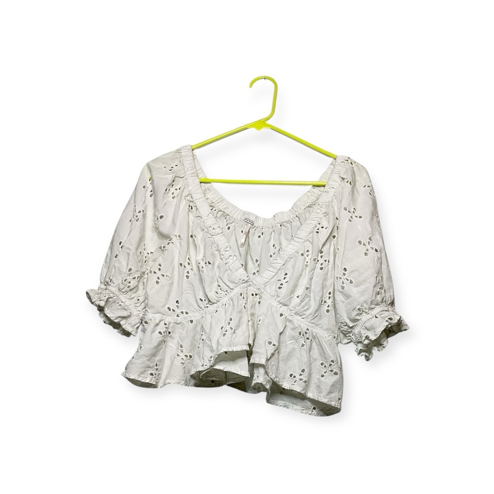 Women’s Free People Gardenia Top cropped with eyelets, size medium